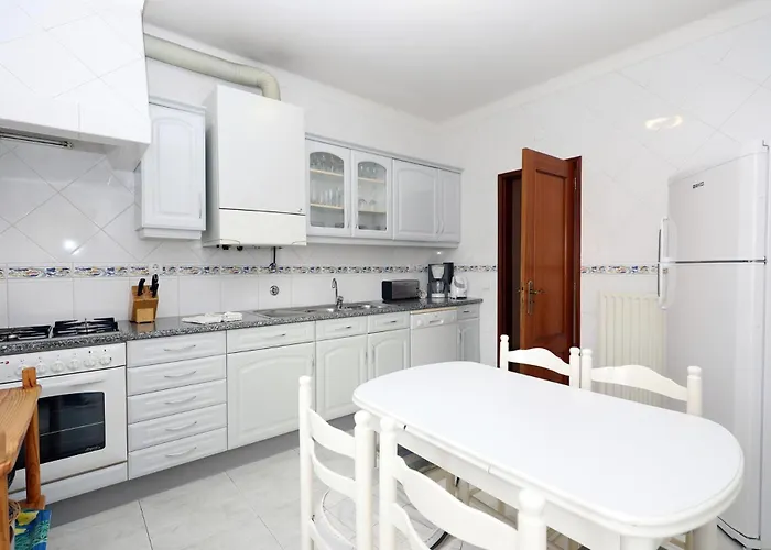 C19 - Do Mar In * لاغوس